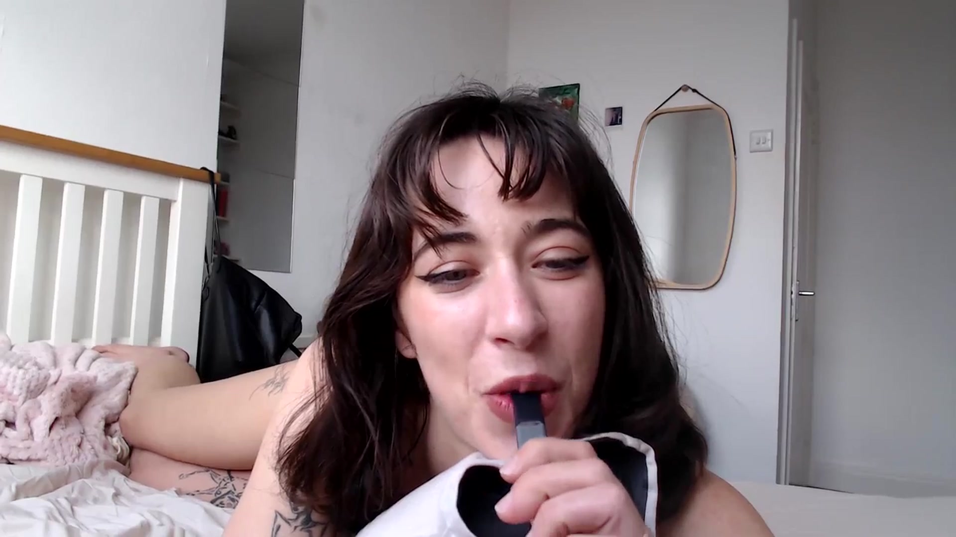 Gallery image thumbnail from KlaraDelgado's myfreecams stream on, 03/27/2024, 11:21 image 8 of 20