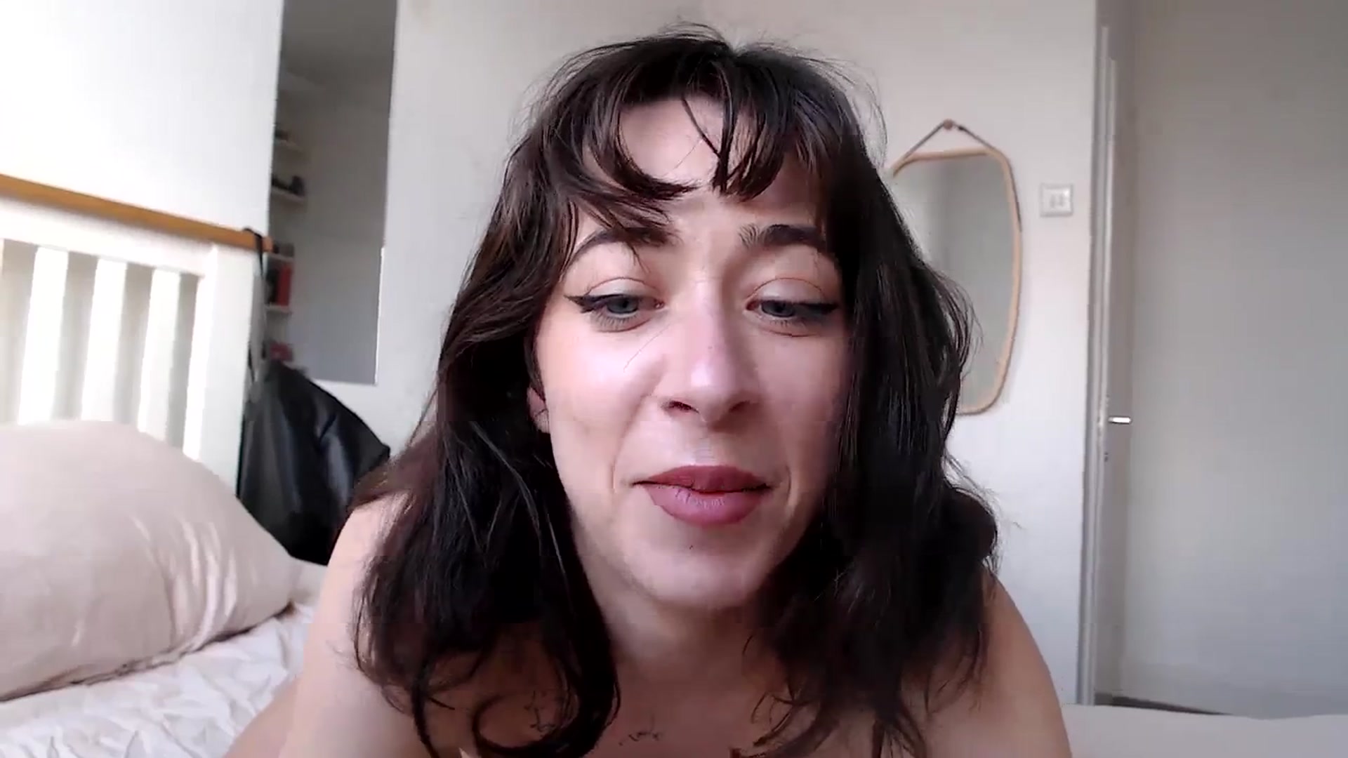 Gallery image thumbnail from KlaraDelgado's myfreecams stream on, 03/27/2024, 11:21 image 5 of 20