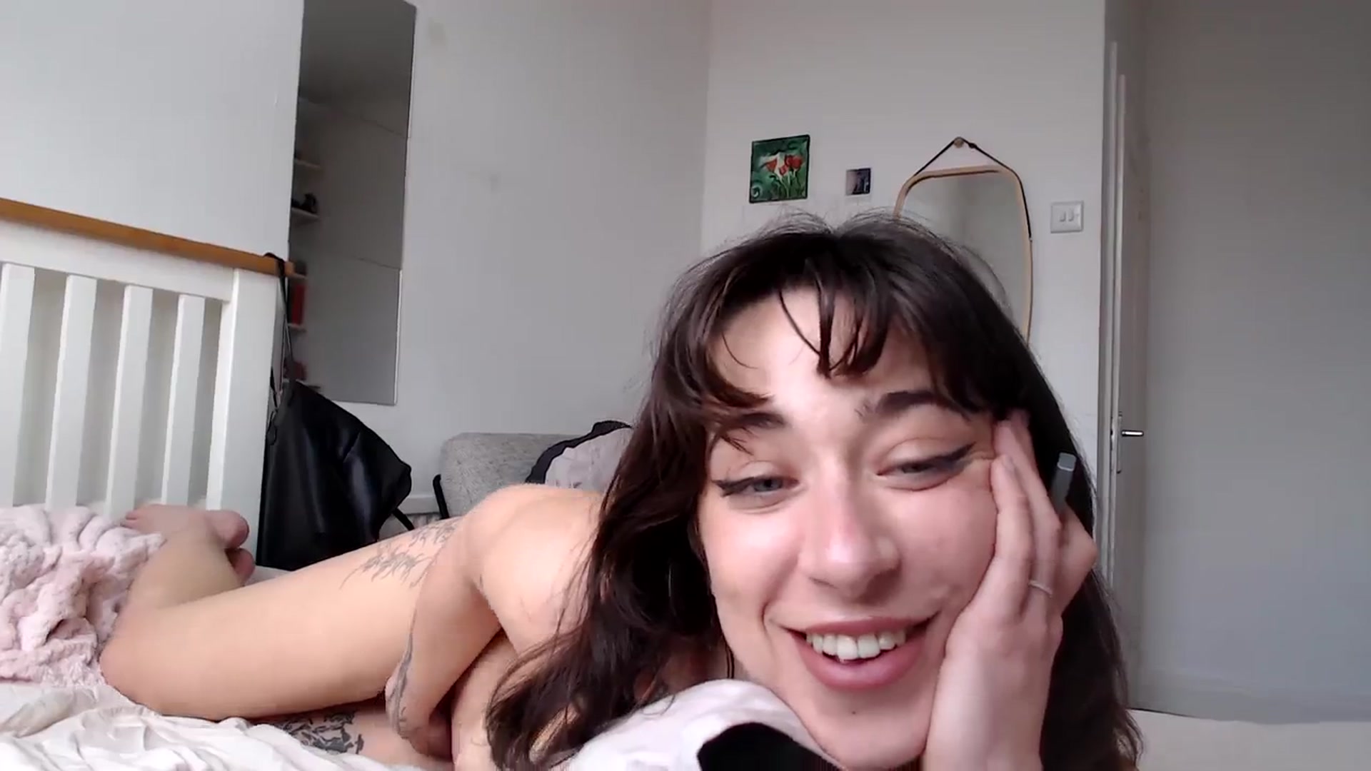 Gallery image thumbnail from KlaraDelgado's myfreecams stream on, 03/27/2024, 11:21 image 9 of 20