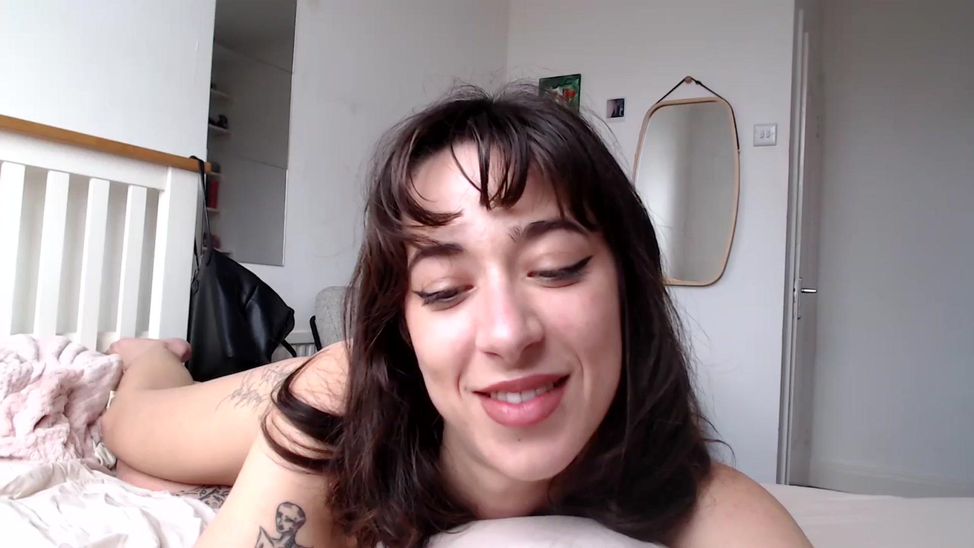 Gallery image thumbnail from KlaraDelgado's myfreecams stream on, 03/27/2024, 11:21 image 14 of 20