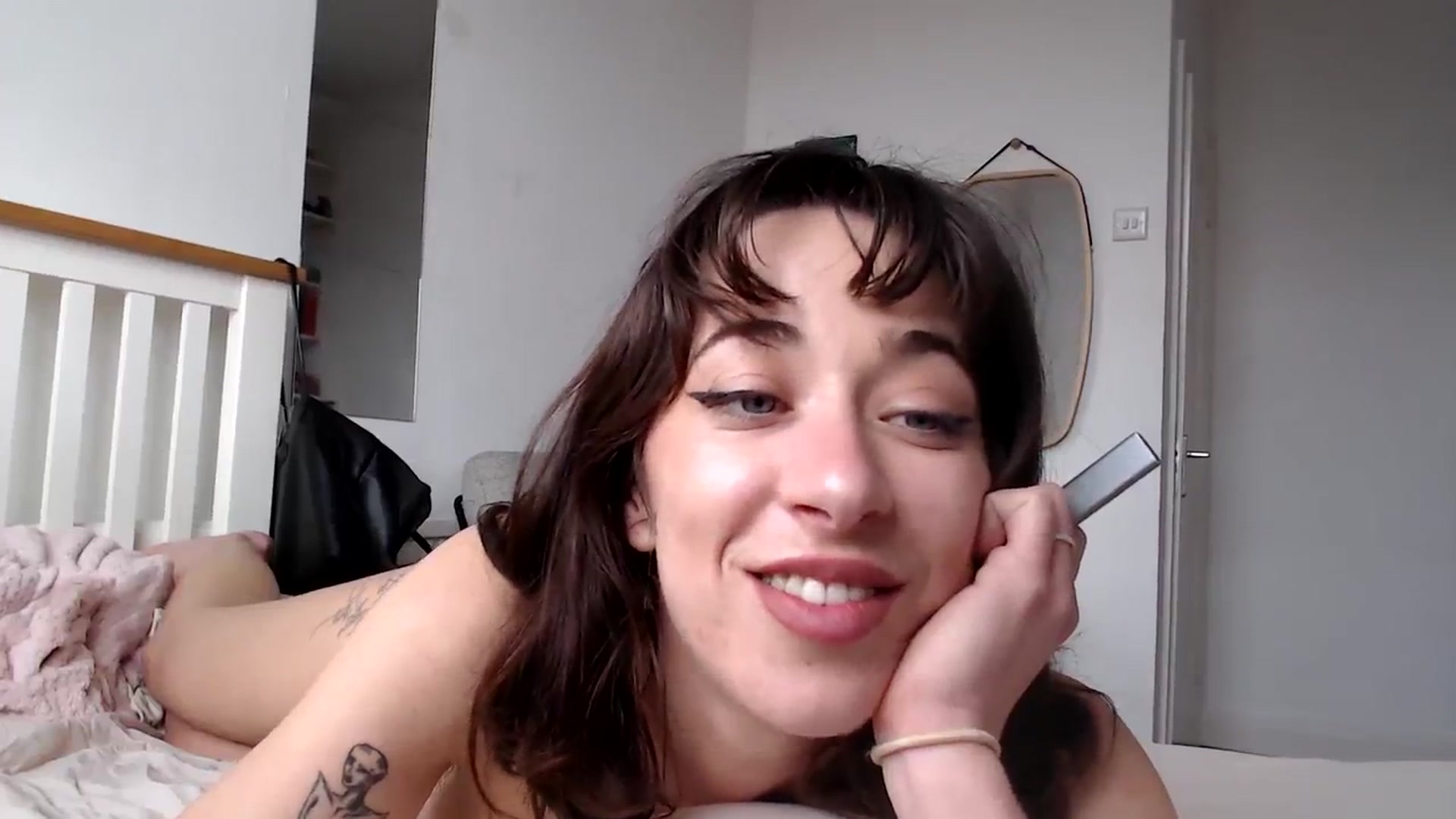 Gallery image thumbnail from KlaraDelgado's myfreecams stream on, 03/27/2024, 11:21 image 11 of 20