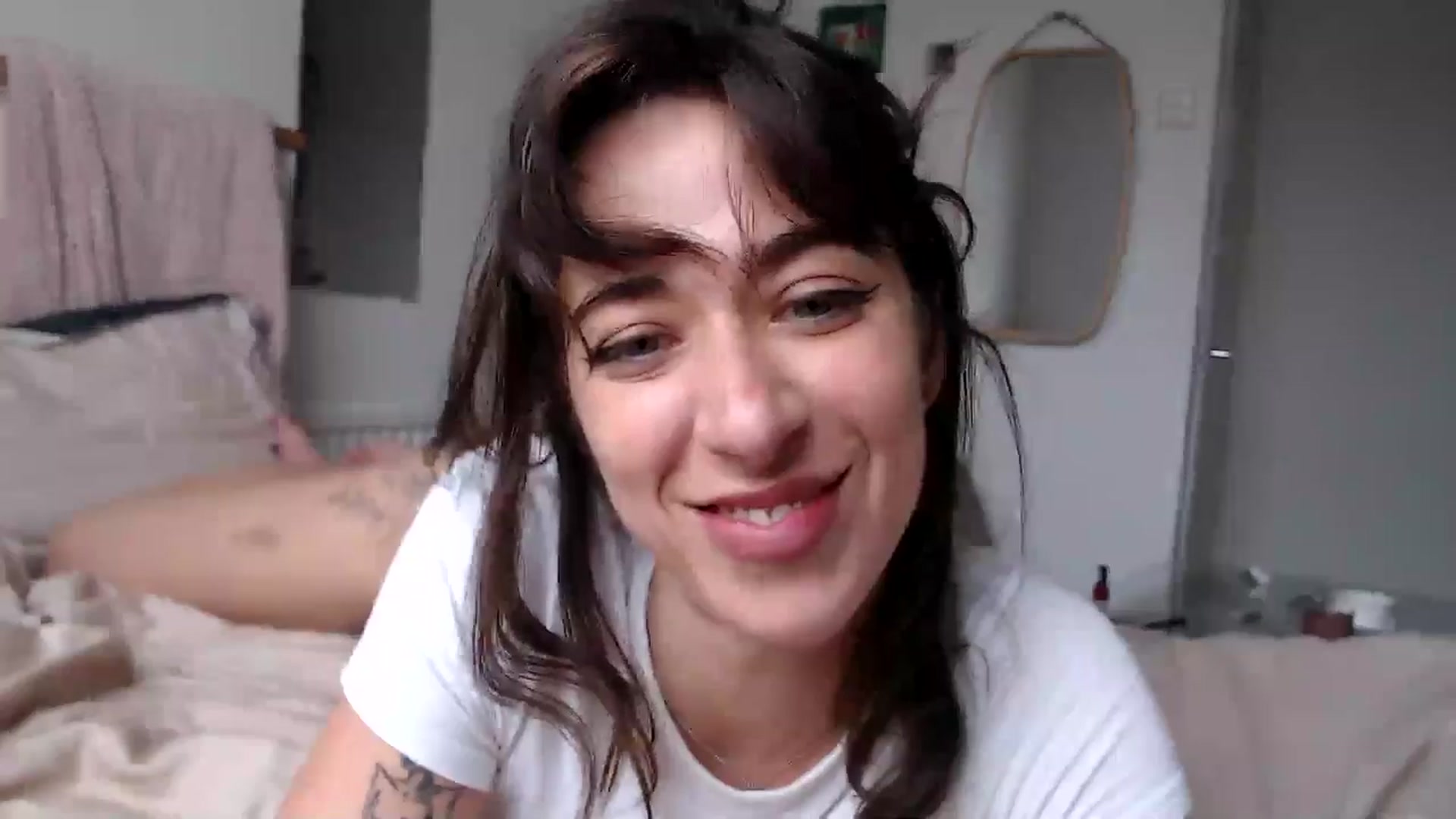 Gallery image thumbnail from KlaraDelgado's myfreecams stream on, 05/06/2024, 13:15 image 6 of 20
