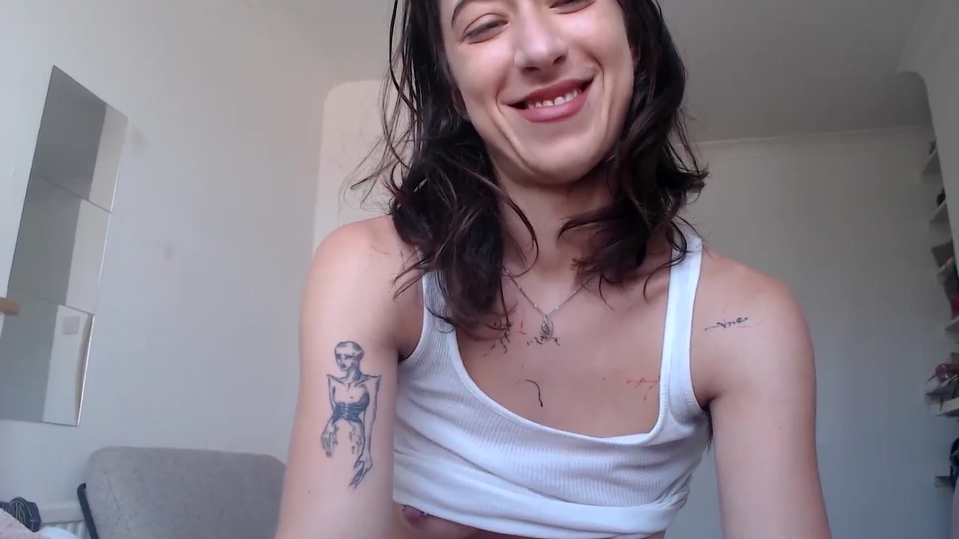 Gallery image thumbnail from KlaraDelgado's myfreecams stream on, 05/19/2024, 09:23 image 13 of 20