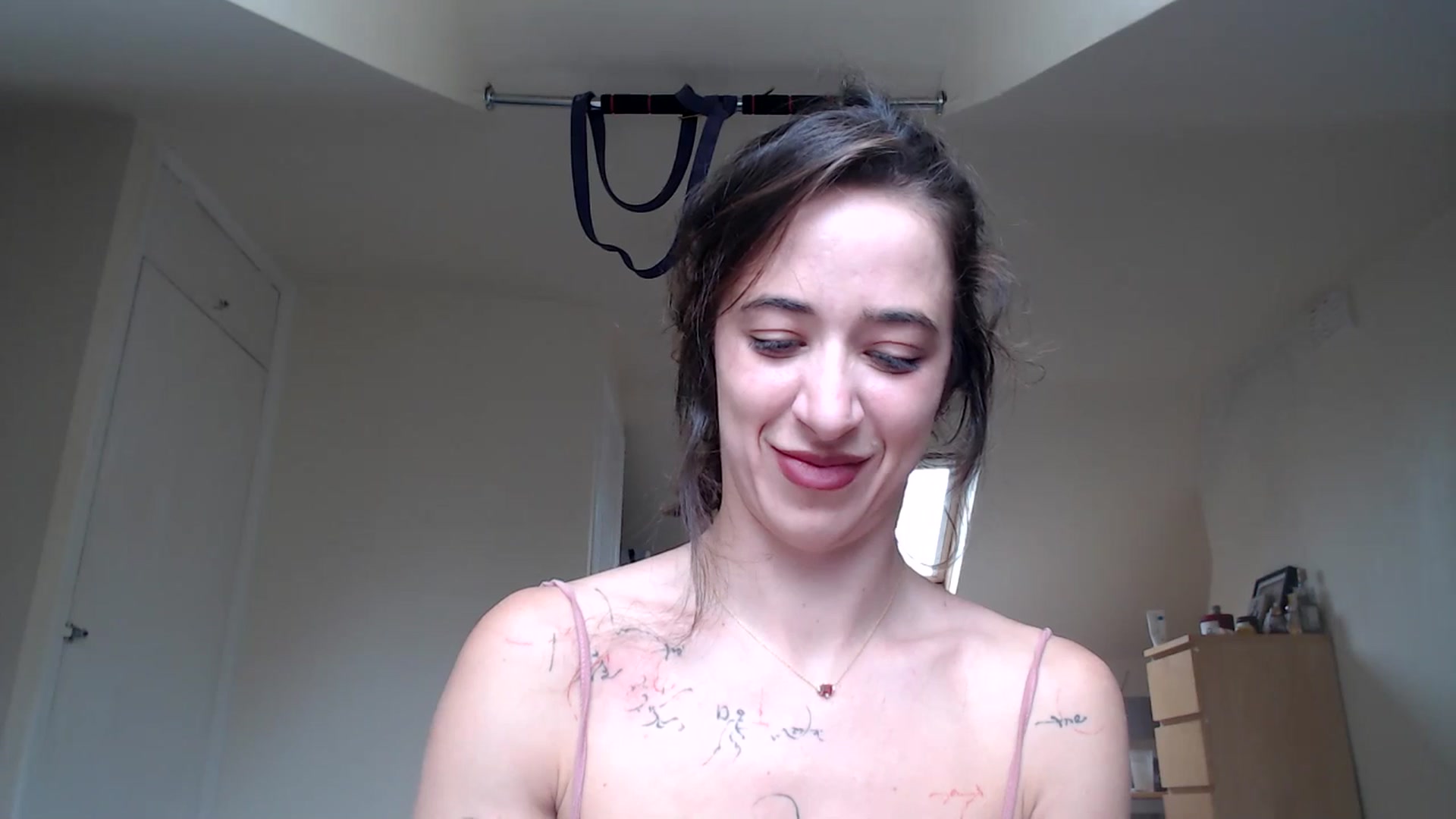 Gallery image thumbnail from KlaraDelgado's myfreecams stream on, 10/15/2025, 12:19 image 2 of 20