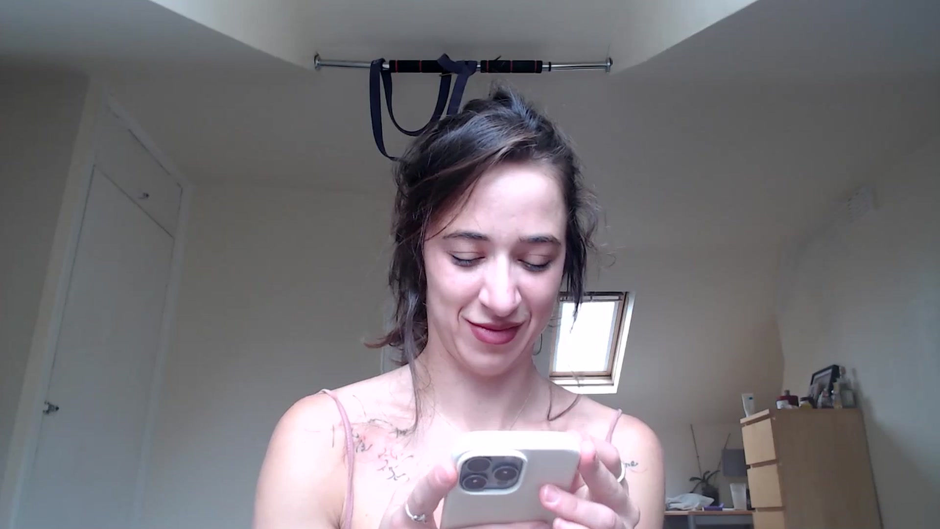Gallery image thumbnail from KlaraDelgado's myfreecams stream on, 10/15/2025, 12:19 image 11 of 20
