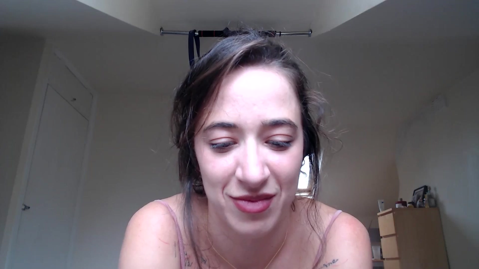 Gallery image thumbnail from KlaraDelgado's myfreecams stream on, 10/15/2025, 12:19 image 14 of 20