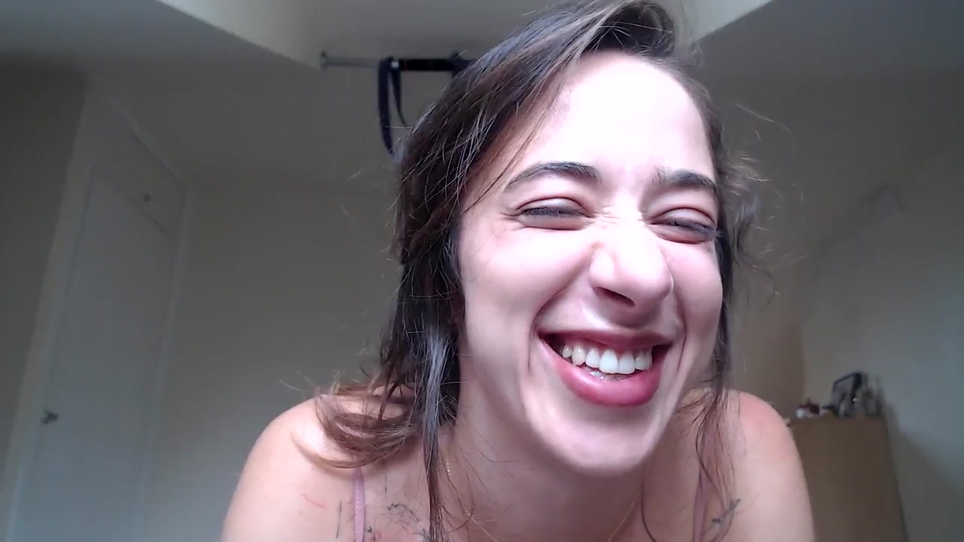 Gallery image thumbnail from KlaraDelgado's myfreecams stream on, 10/15/2025, 12:19 image 9 of 20