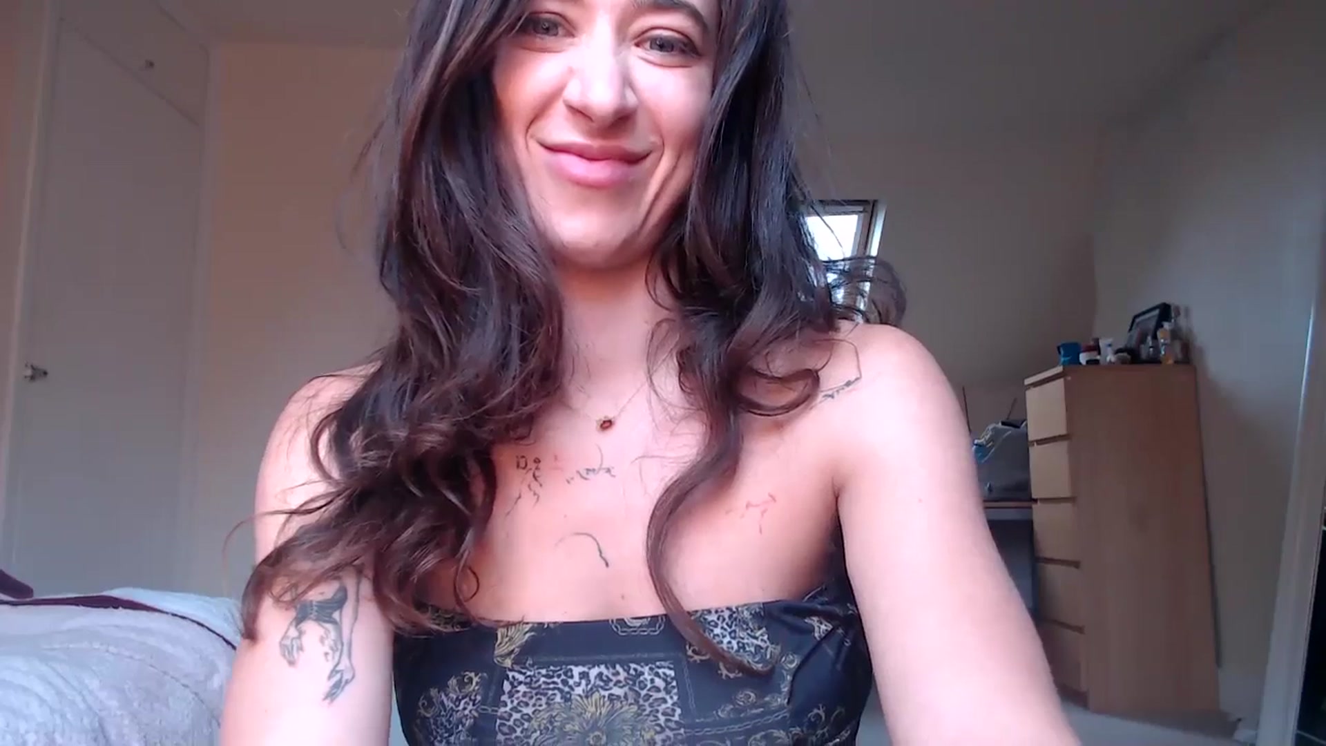 Gallery image thumbnail from KlaraDelgado's myfreecams stream on, 10/18/2025, 11:18 image 2 of 20