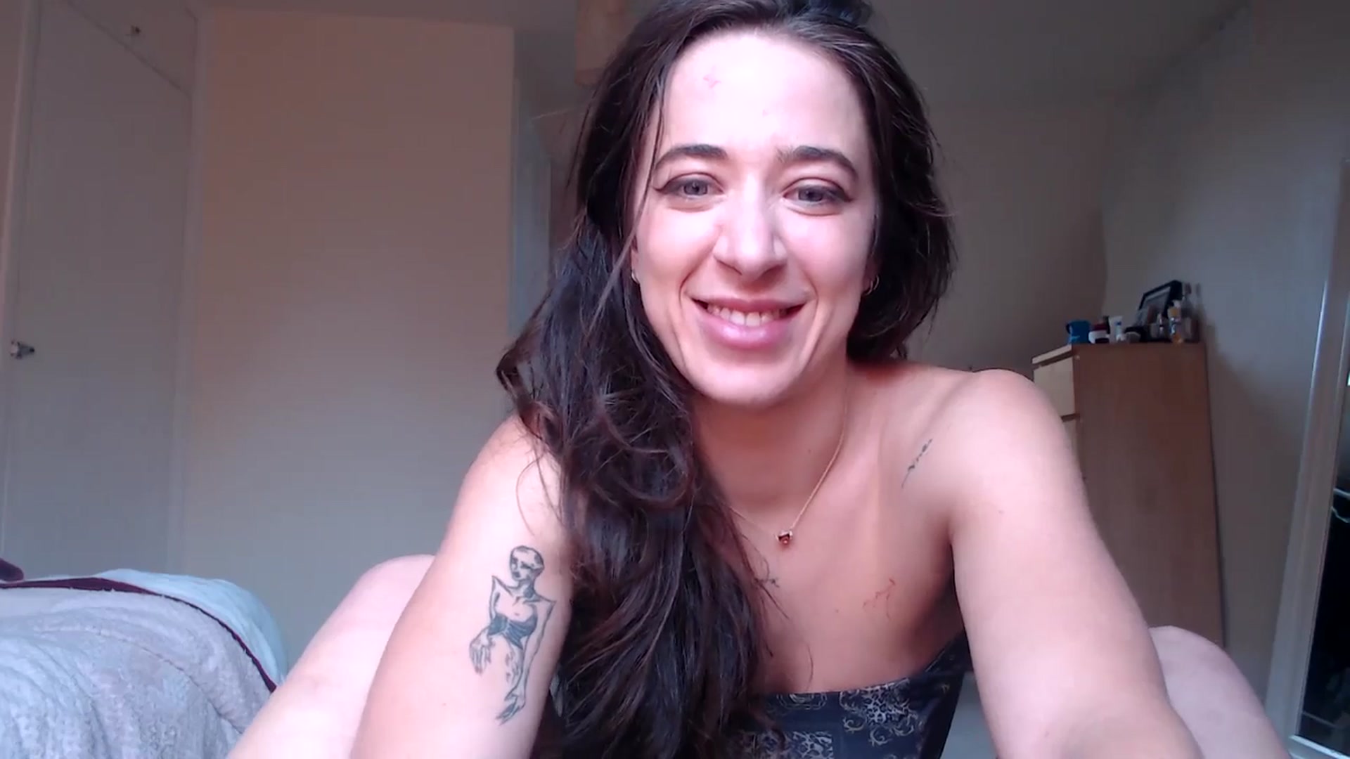 Gallery image thumbnail from KlaraDelgado's myfreecams stream on, 10/18/2025, 11:18 image 16 of 20