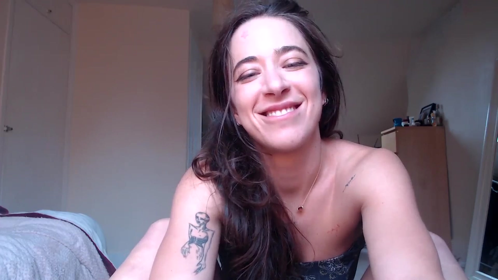 Gallery image thumbnail from KlaraDelgado's myfreecams stream on, 10/18/2025, 11:18 image 15 of 20