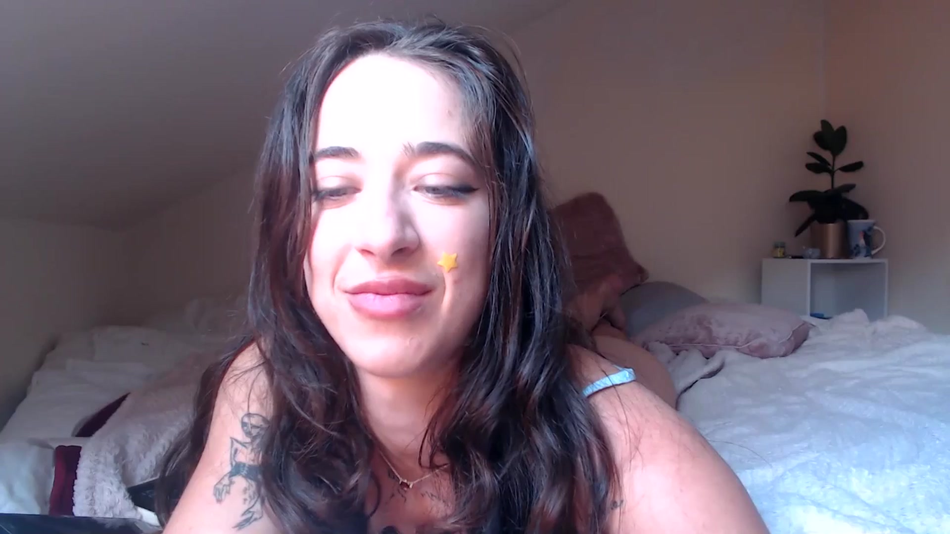 Gallery image thumbnail from KlaraDelgado's myfreecams stream on, 10/27/2025, 14:41 image 16 of 20