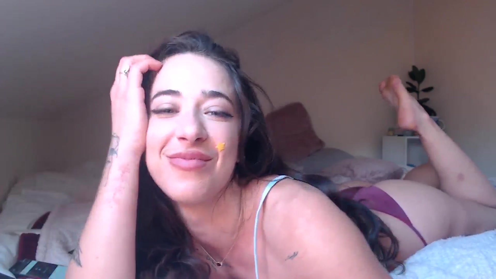 Gallery image thumbnail from KlaraDelgado's myfreecams stream on, 10/27/2025, 14:41 image 2 of 20