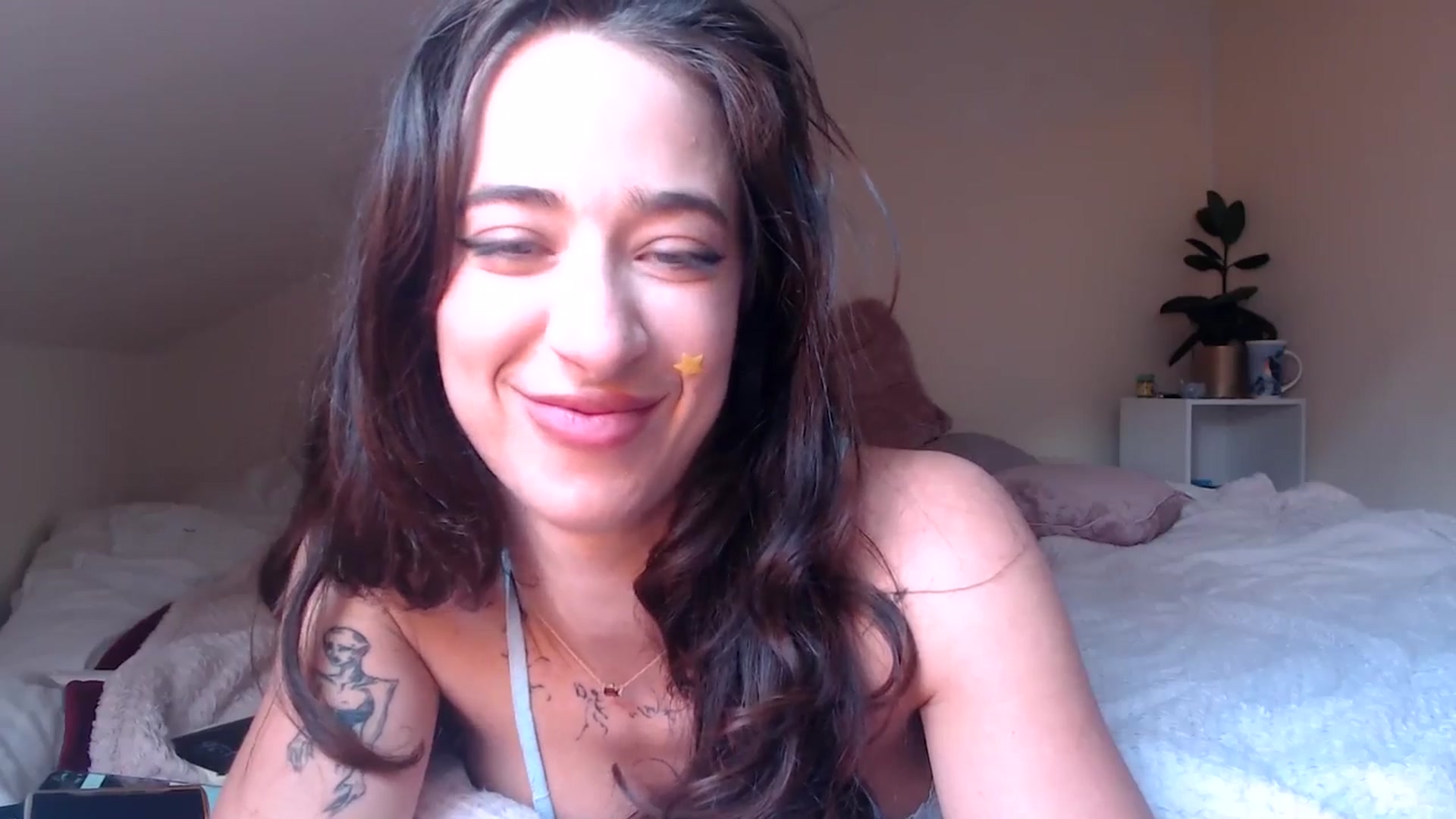 Gallery image thumbnail from KlaraDelgado's myfreecams stream on, 10/27/2025, 14:41 image 6 of 20