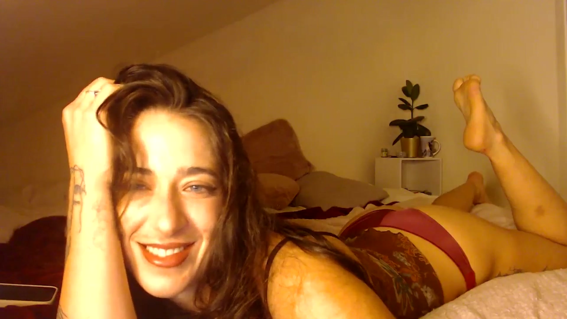 Gallery image thumbnail from KlaraDelgado's myfreecams stream on, 10/27/2025, 18:49 image 4 of 20
