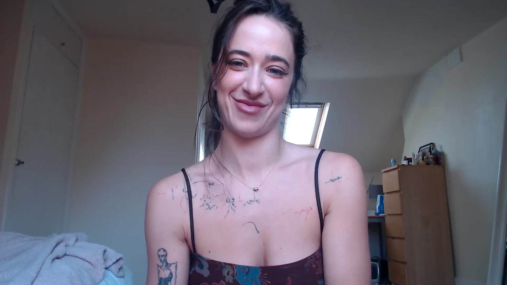 Gallery image thumbnail from KlaraDelgado's myfreecams stream on, 10/30/2025, 11:55 image 1 of 20