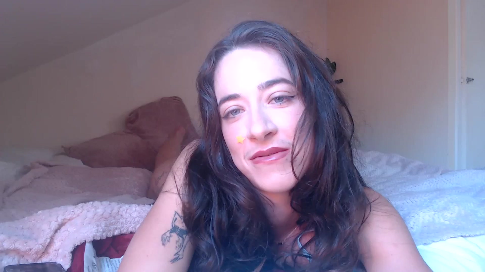 Gallery image thumbnail from KlaraDelgado's myfreecams stream on, 11/01/2025, 12:53 image 16 of 20
