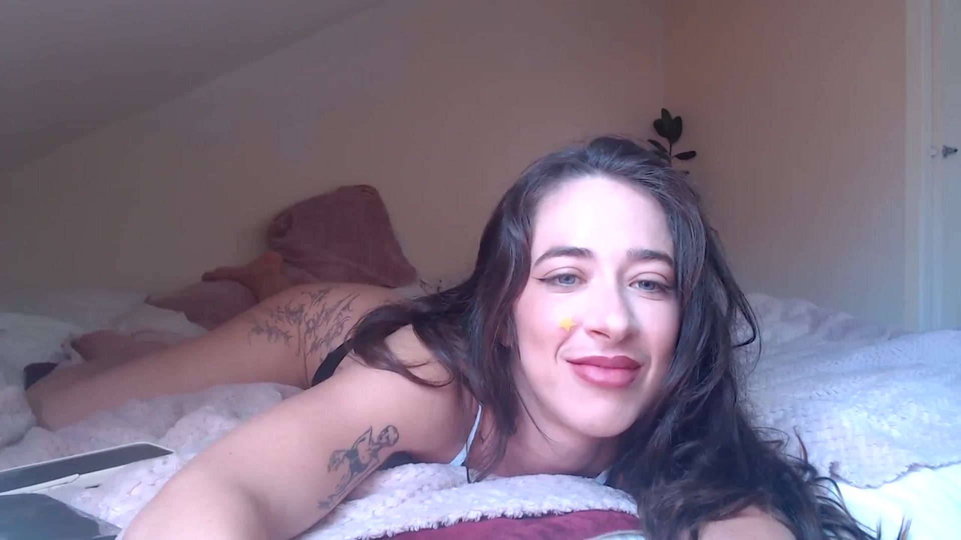 Gallery image thumbnail from KlaraDelgado's myfreecams stream on, 11/01/2025, 12:53 image 4 of 20