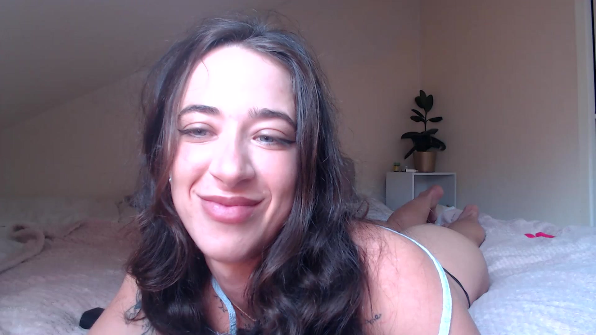 Gallery image thumbnail from KlaraDelgado's myfreecams stream on, 11/03/2025, 13:06 image 12 of 20