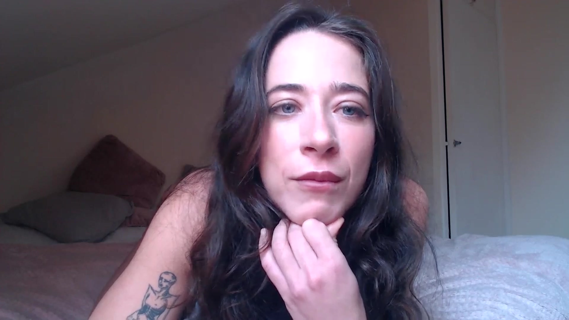 Gallery image thumbnail from KlaraDelgado's myfreecams stream on, 11/03/2025, 13:06 image 6 of 20