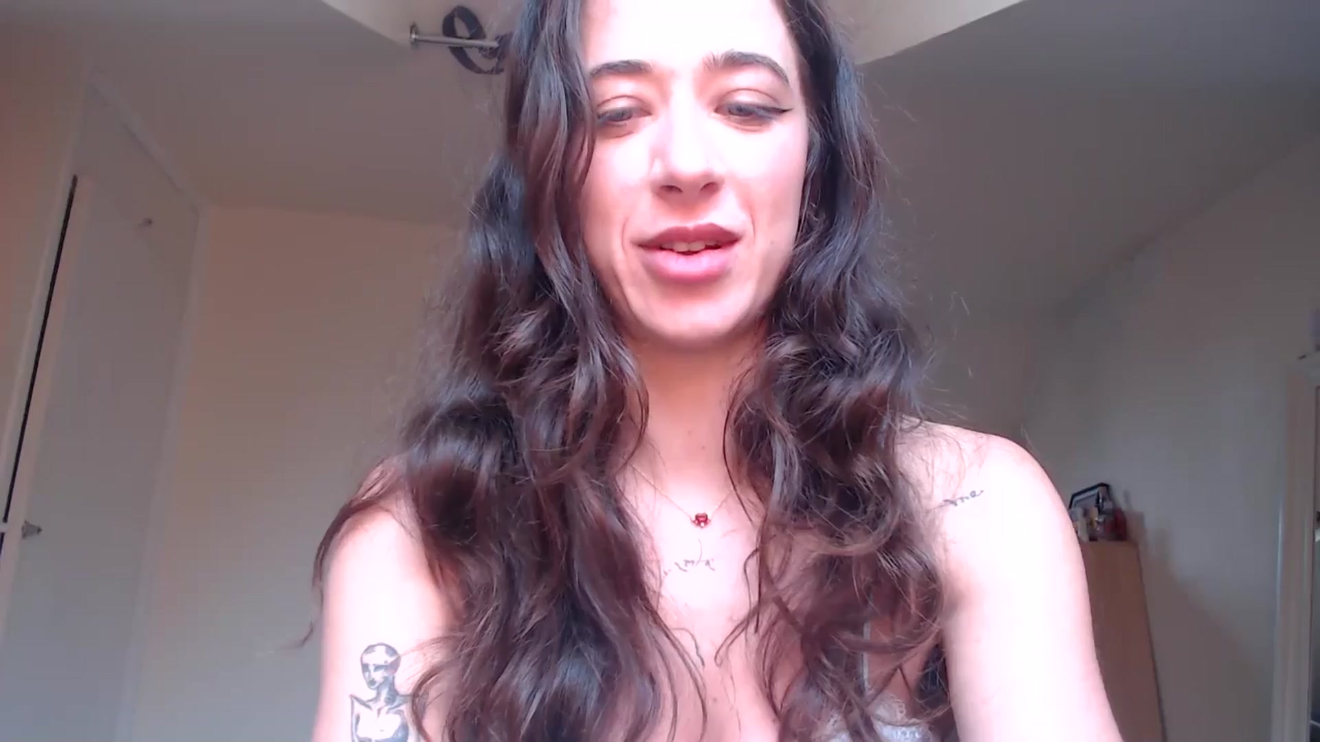 Gallery image thumbnail from KlaraDelgado's myfreecams stream on, 11/03/2025, 13:06 image 18 of 20