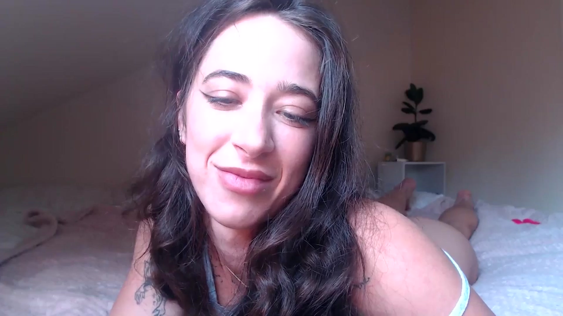 Gallery image thumbnail from KlaraDelgado's myfreecams stream on, 11/03/2025, 13:06 image 14 of 20