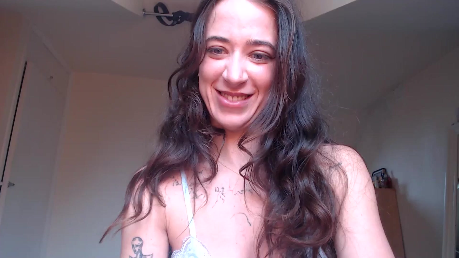 Gallery image thumbnail from KlaraDelgado's myfreecams stream on, 11/03/2025, 13:06 image 19 of 20