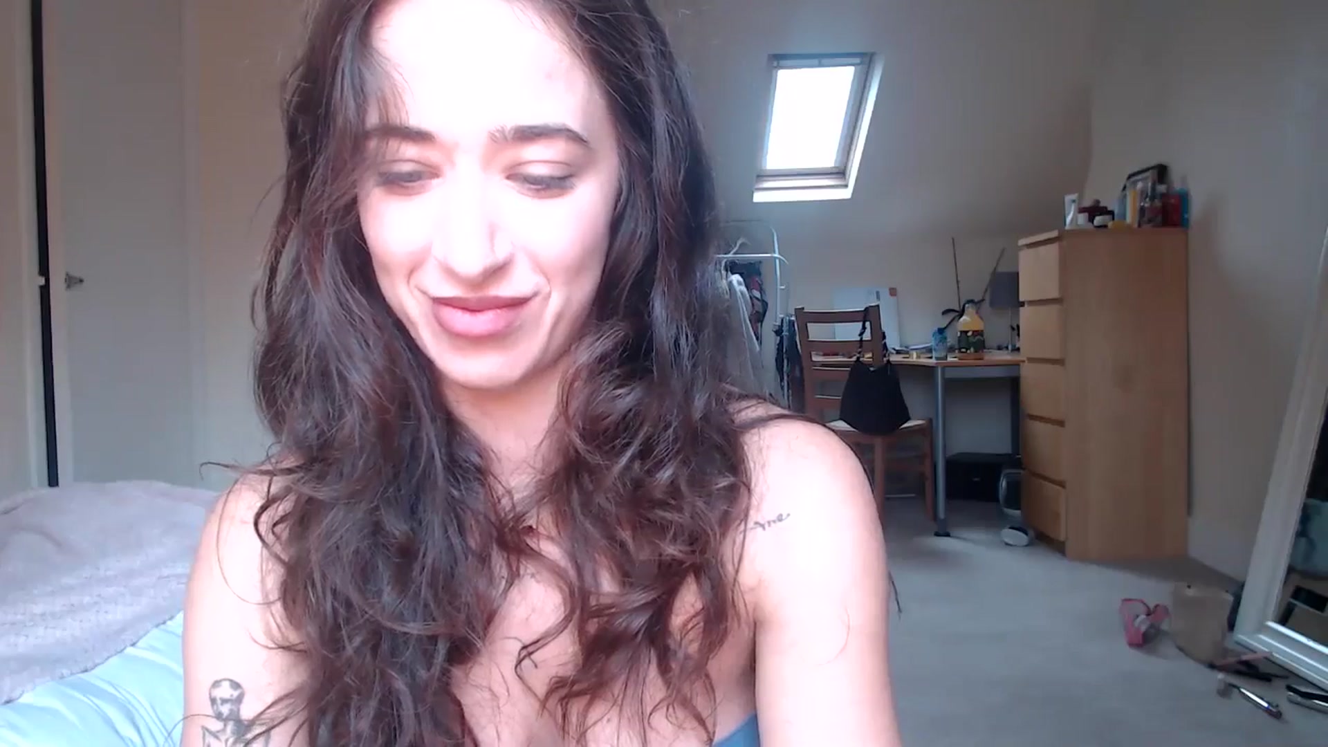 Gallery image thumbnail from KlaraDelgado's myfreecams stream on, 11/06/2025, 12:19 image 17 of 20