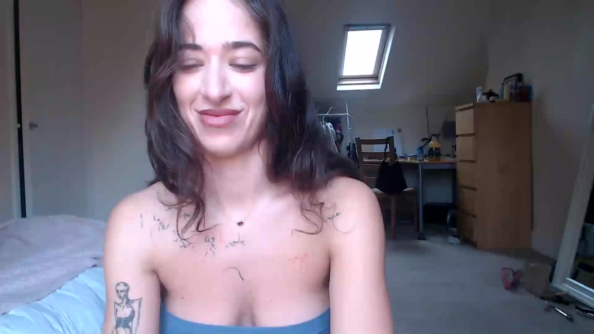 Gallery image thumbnail from KlaraDelgado's myfreecams stream on, 11/06/2025, 12:19 image 19 of 20