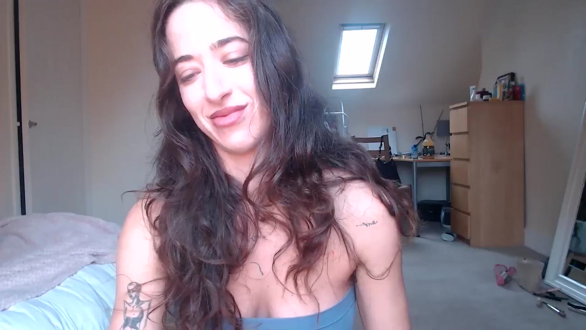 Gallery image thumbnail from KlaraDelgado's myfreecams stream on, 11/06/2025, 12:19 image 15 of 20