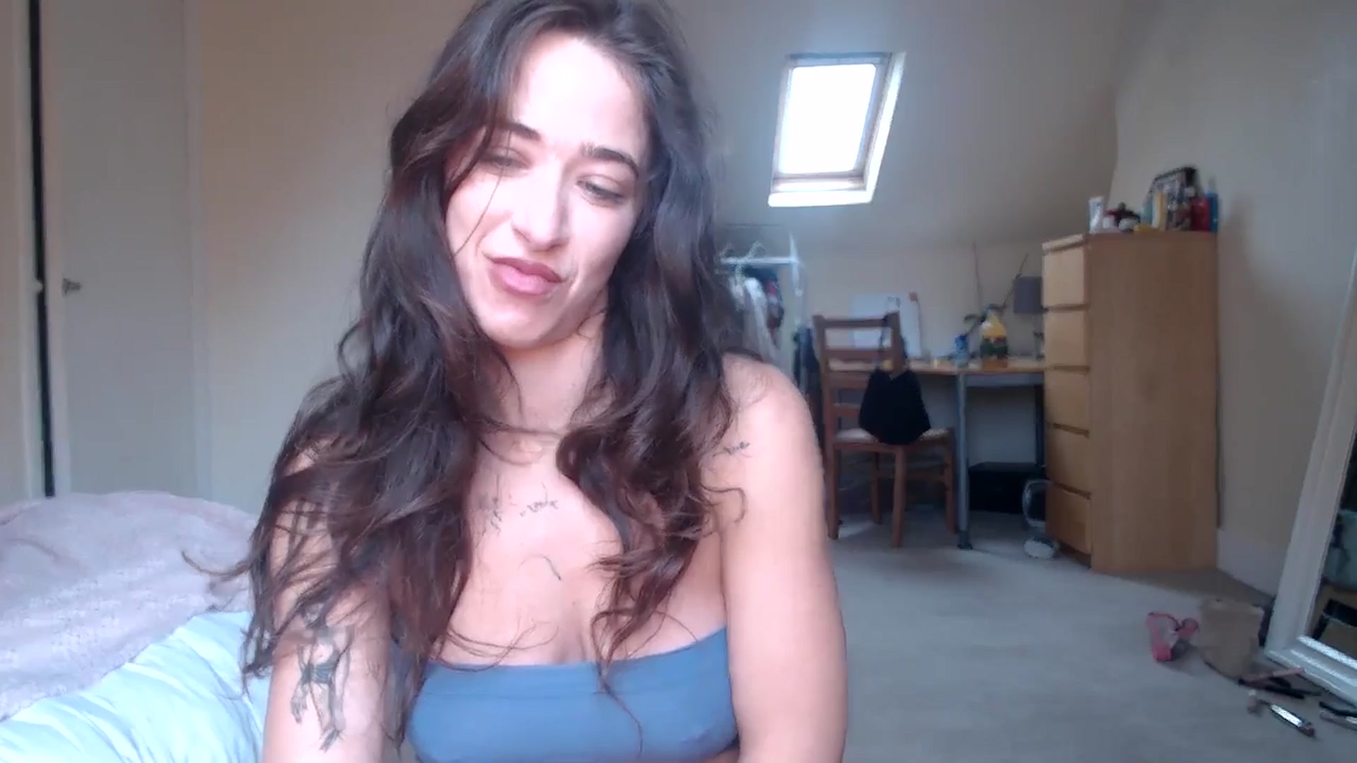 Gallery image thumbnail from KlaraDelgado's myfreecams stream on, 11/06/2025, 12:19 image 2 of 20