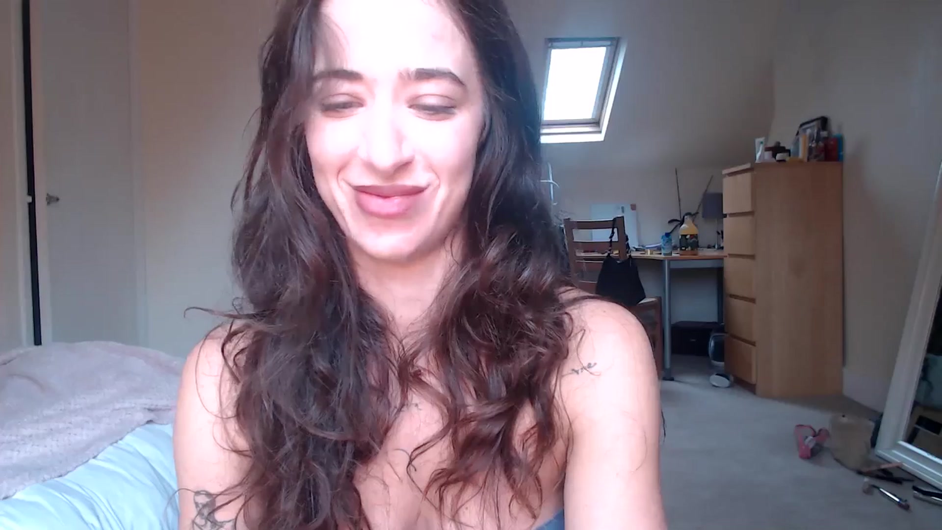 Gallery image thumbnail from KlaraDelgado's myfreecams stream on, 11/06/2025, 12:19 image 16 of 20