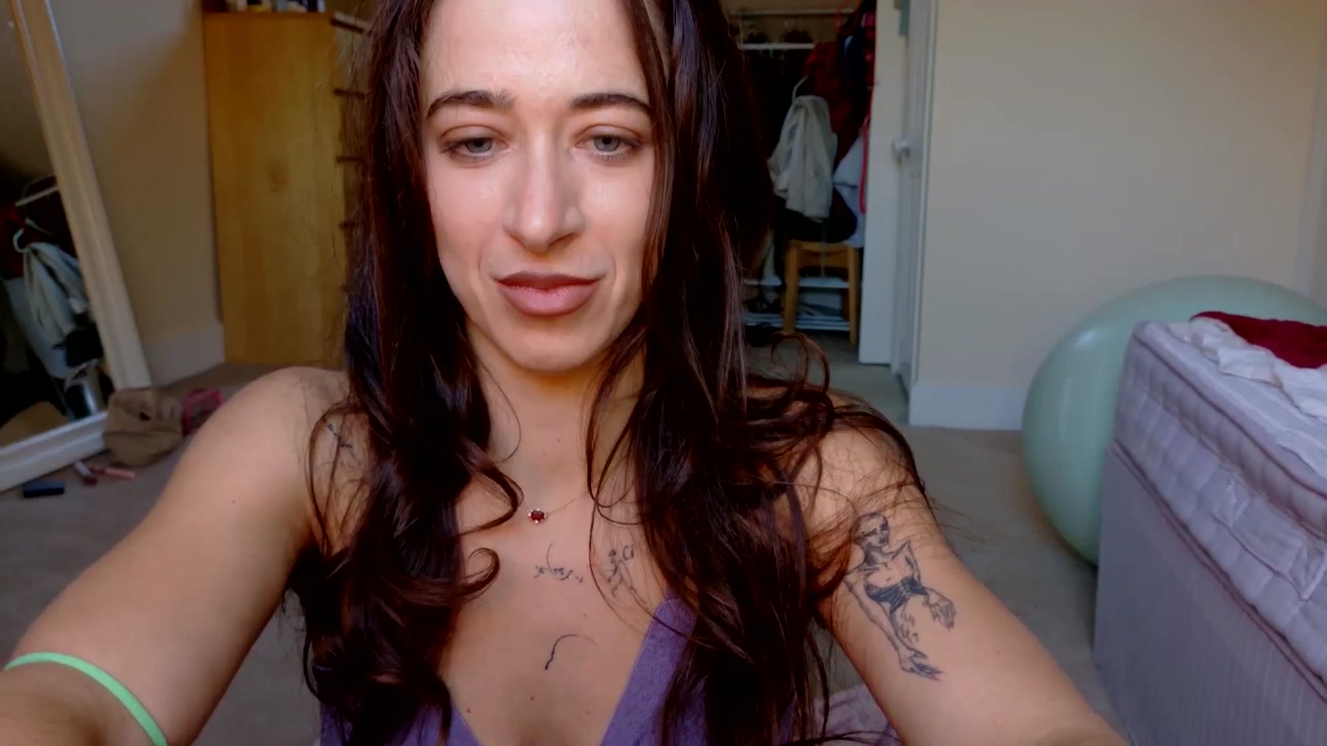 Gallery image thumbnail from KlaraDelgado's myfreecams stream on, 11/21/2025, 13:35 image 10 of 20