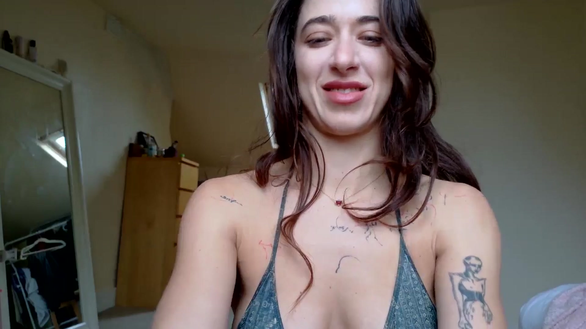 Gallery image thumbnail from KlaraDelgado's myfreecams stream on, 12/08/2025, 11:49 image 2 of 20