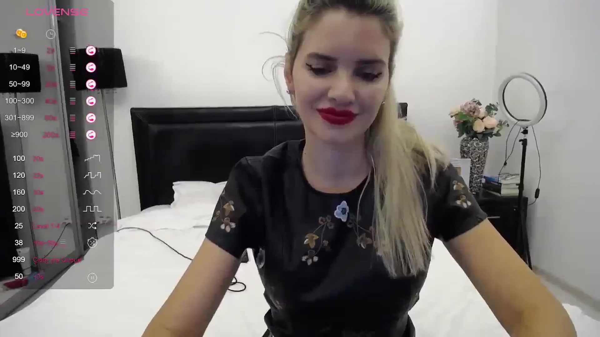Gallery image thumbnail from Klara_Team's myfreecams stream on, 11/03/2023, 15:04 image 3 of 20