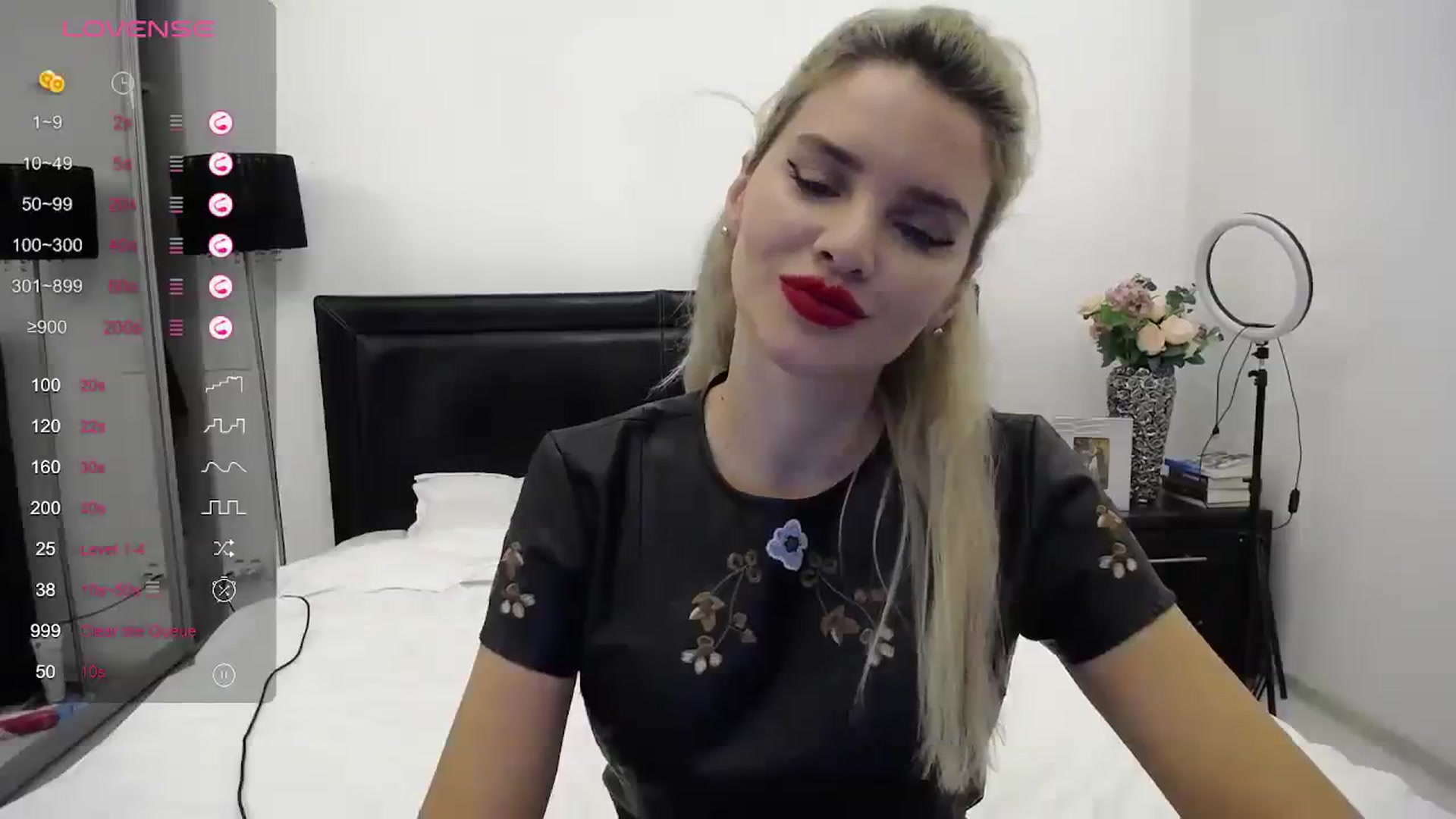 Gallery image thumbnail from Klara_Team's myfreecams stream on, 11/03/2023, 15:04 image 8 of 20
