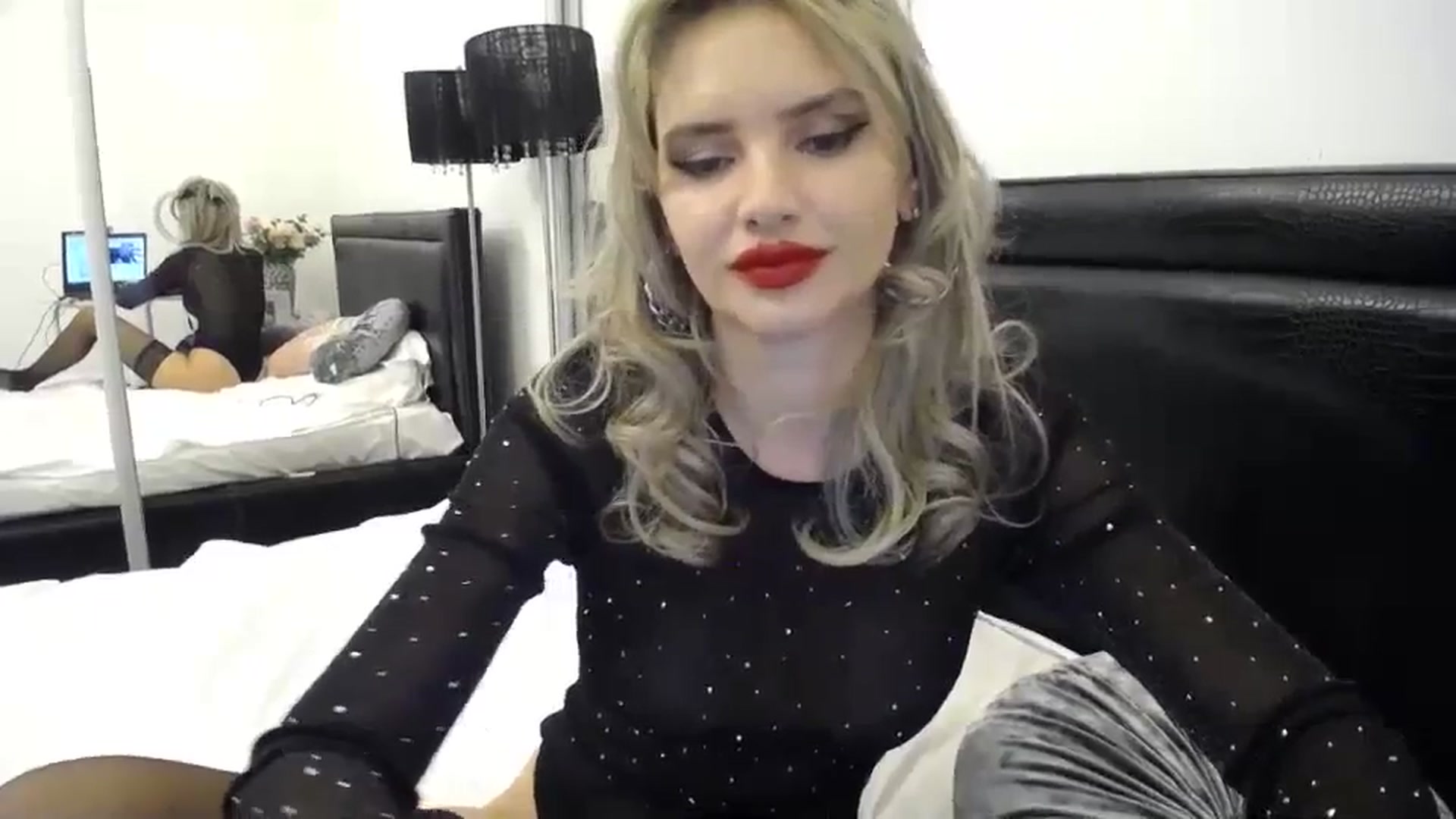 Gallery image thumbnail from Klara_Team's myfreecams stream on, 11/10/2023, 15:04 image 18 of 20