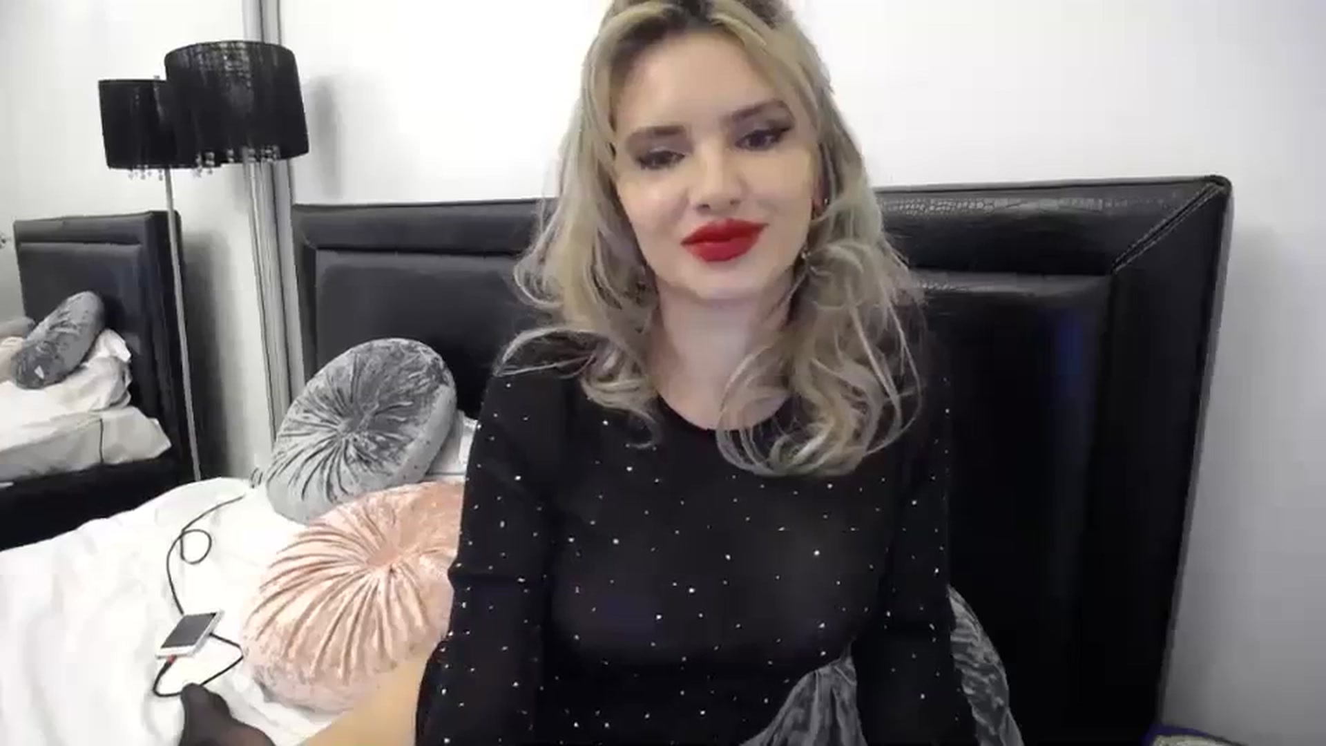 Gallery image thumbnail from Klara_Team's myfreecams stream on, 11/10/2023, 15:04 image 10 of 20