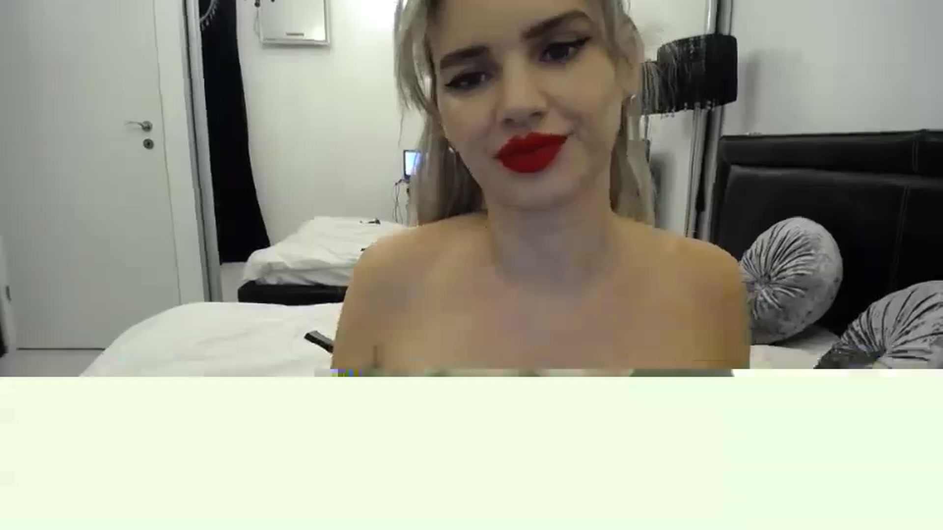 Gallery image thumbnail from Klara_Team's myfreecams stream on, 11/15/2023, 22:22 image 18 of 20
