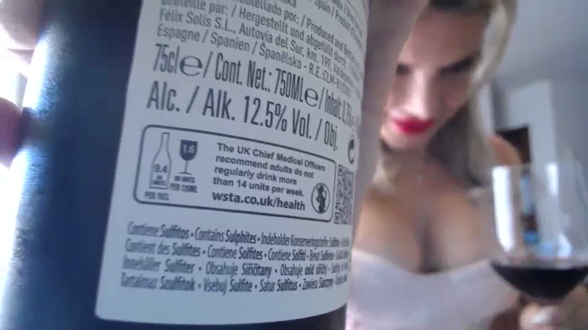 Gallery image thumbnail from Klara_Team's myfreecams stream on, 11/19/2023, 15:14 image 2 of 20