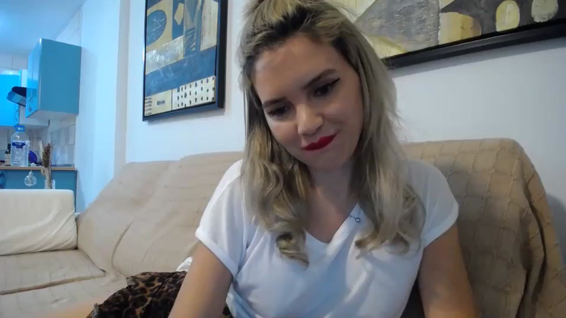 Gallery image thumbnail from Klara_Team's myfreecams stream on, 11/20/2023, 22:47 image 19 of 20