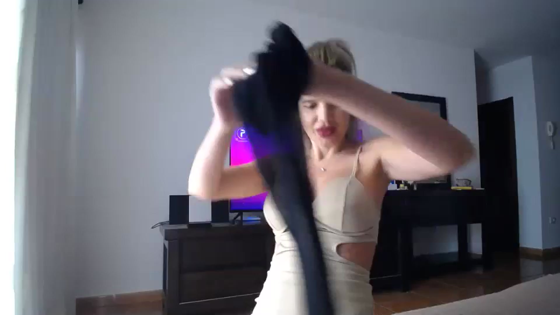 Gallery image thumbnail from Klara_Team's myfreecams stream on, 11/25/2023, 15:42 image 16 of 20