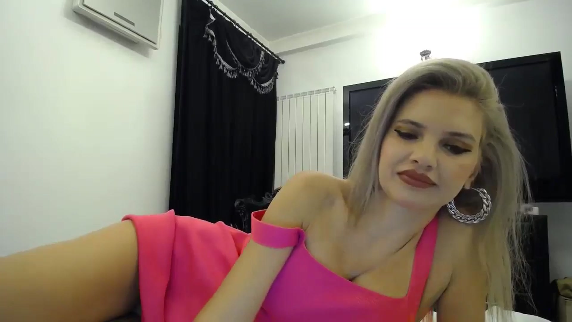 Gallery image thumbnail from Klarita's myfreecams stream on, 02/26/2026, 23:34 image 12 of 20
