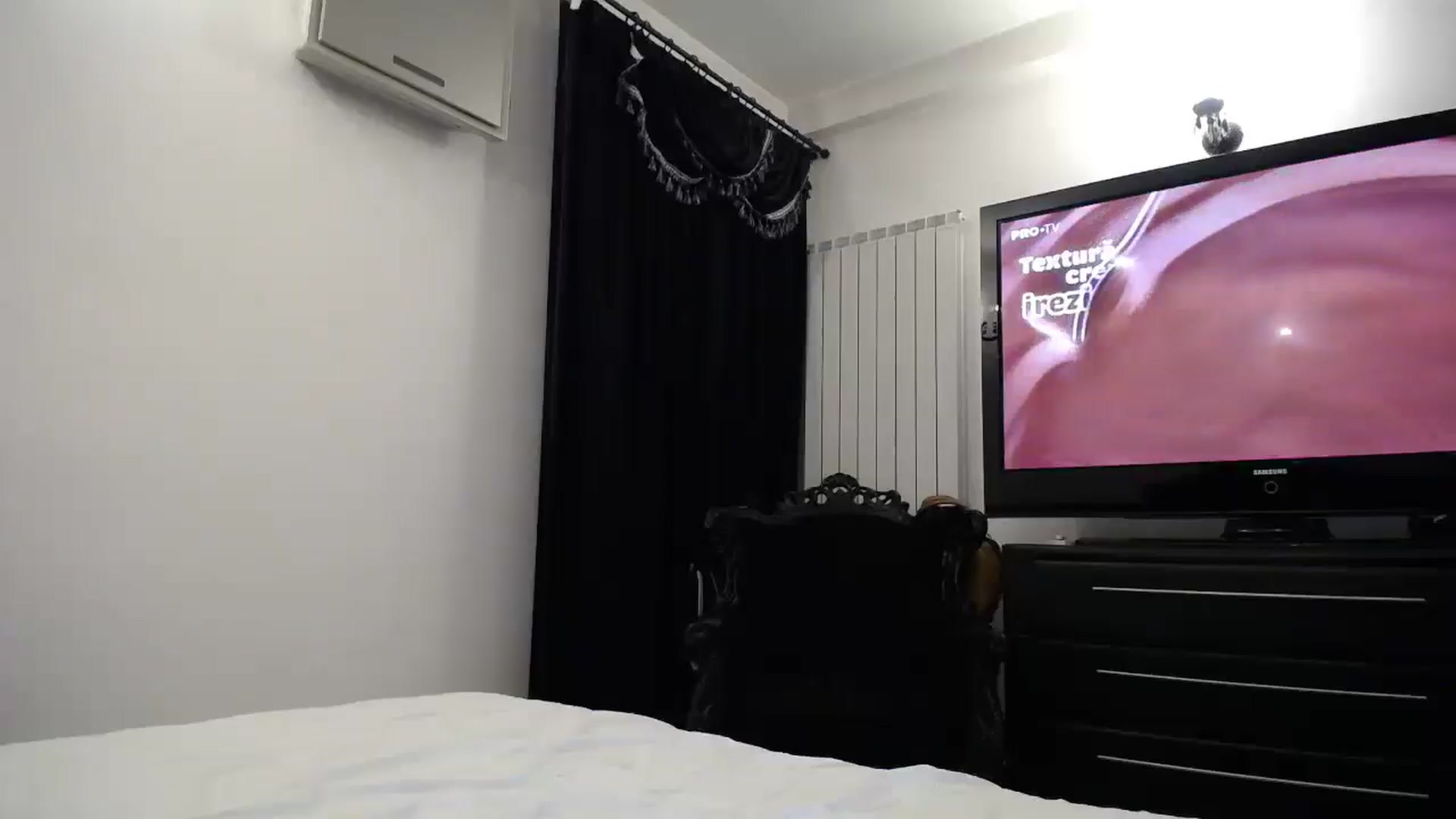 Gallery image thumbnail from Klarita's myfreecams stream on, 02/27/2026, 23:33 image 4 of 20