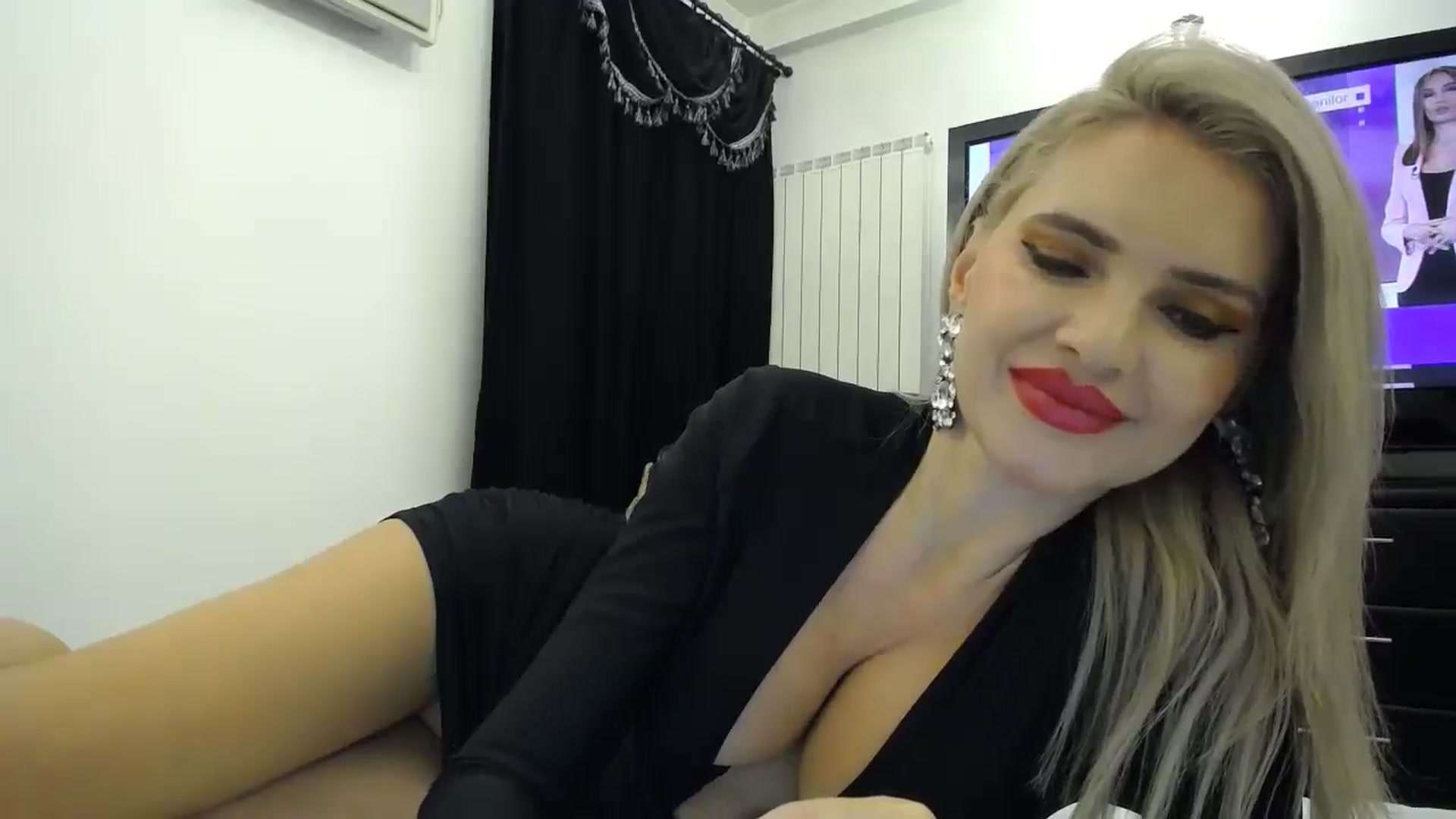 Gallery image thumbnail from Klarita's myfreecams stream on, 02/28/2026, 23:51 image 16 of 20
