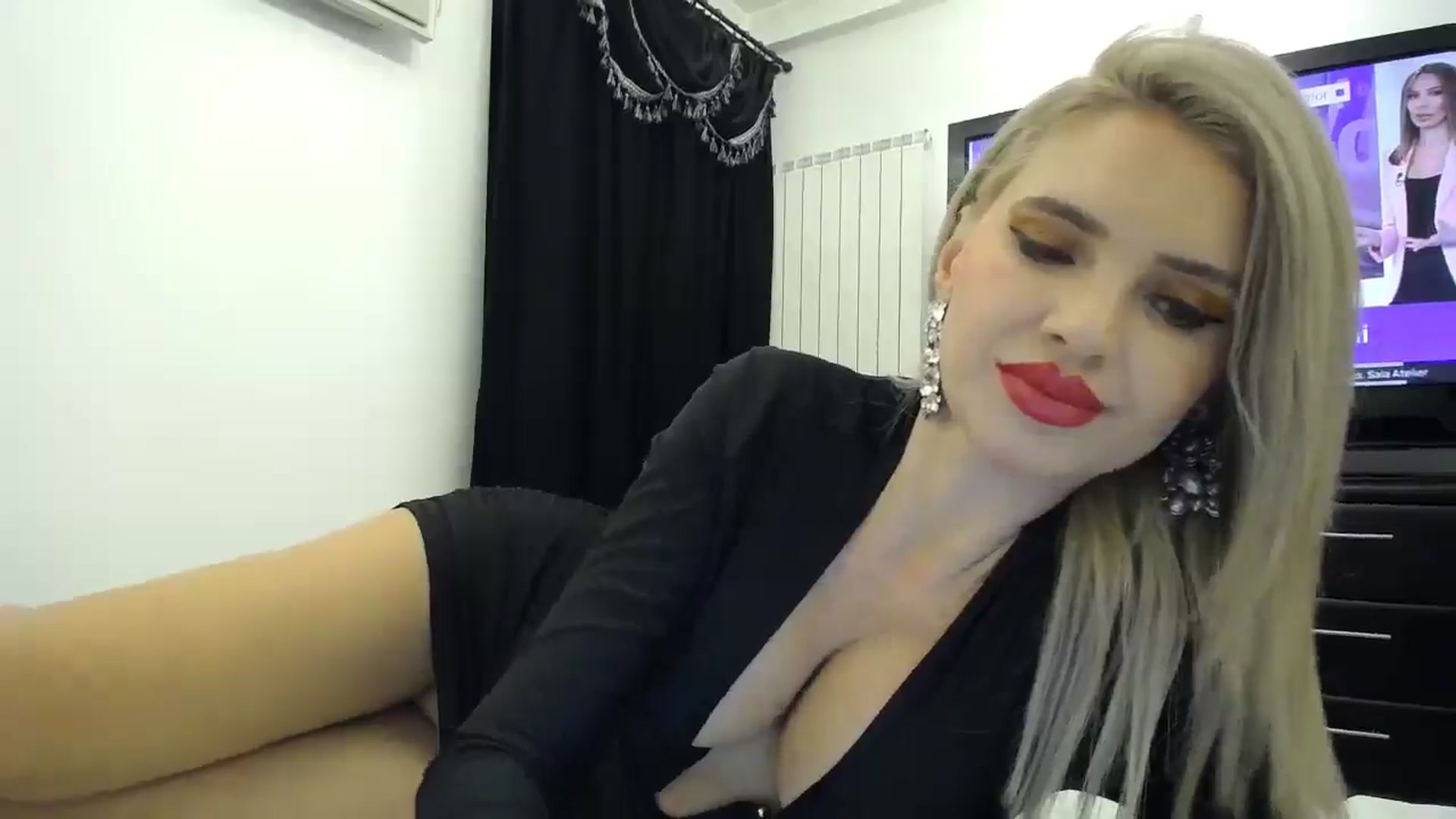 Gallery image thumbnail from Klarita's myfreecams stream on, 02/28/2026, 23:51 image 13 of 20
