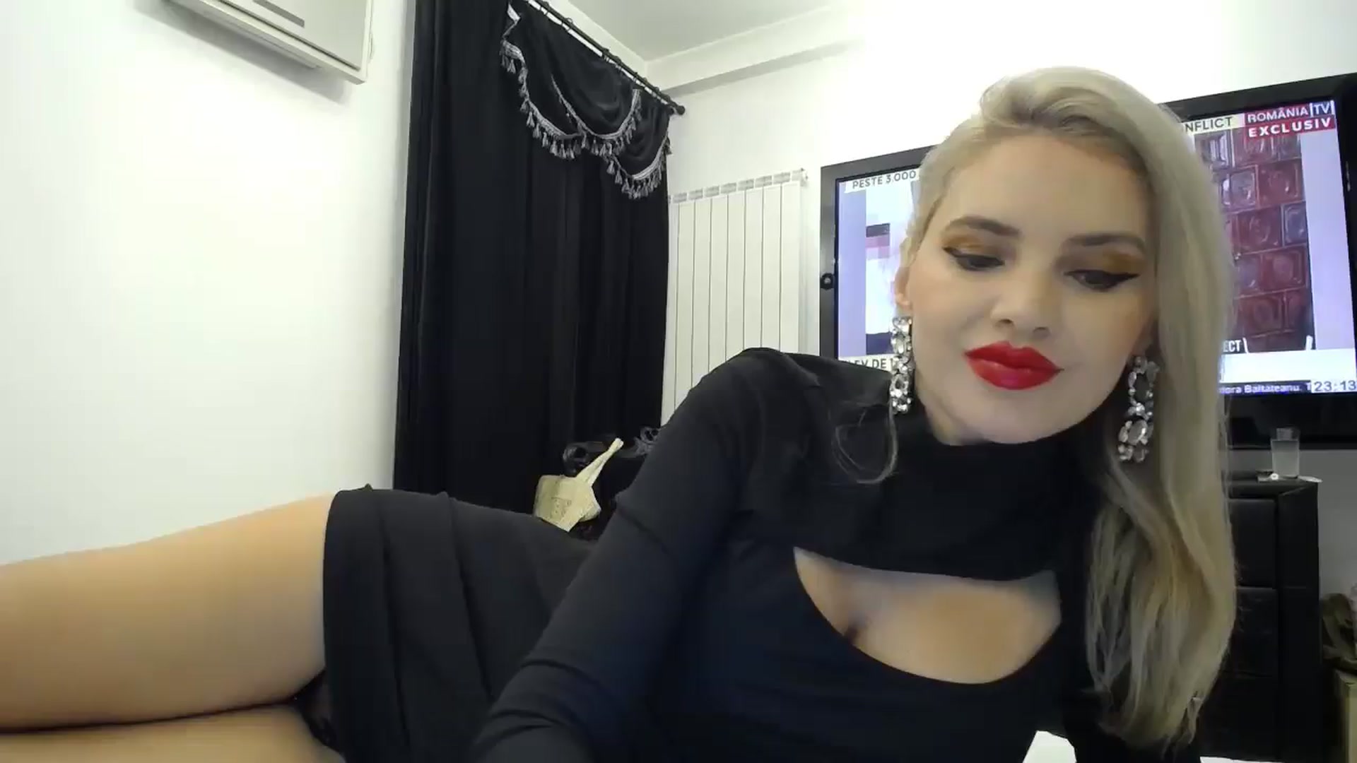Gallery image thumbnail from Klarita's myfreecams stream on, 03/03/2026, 22:29 image 2 of 20