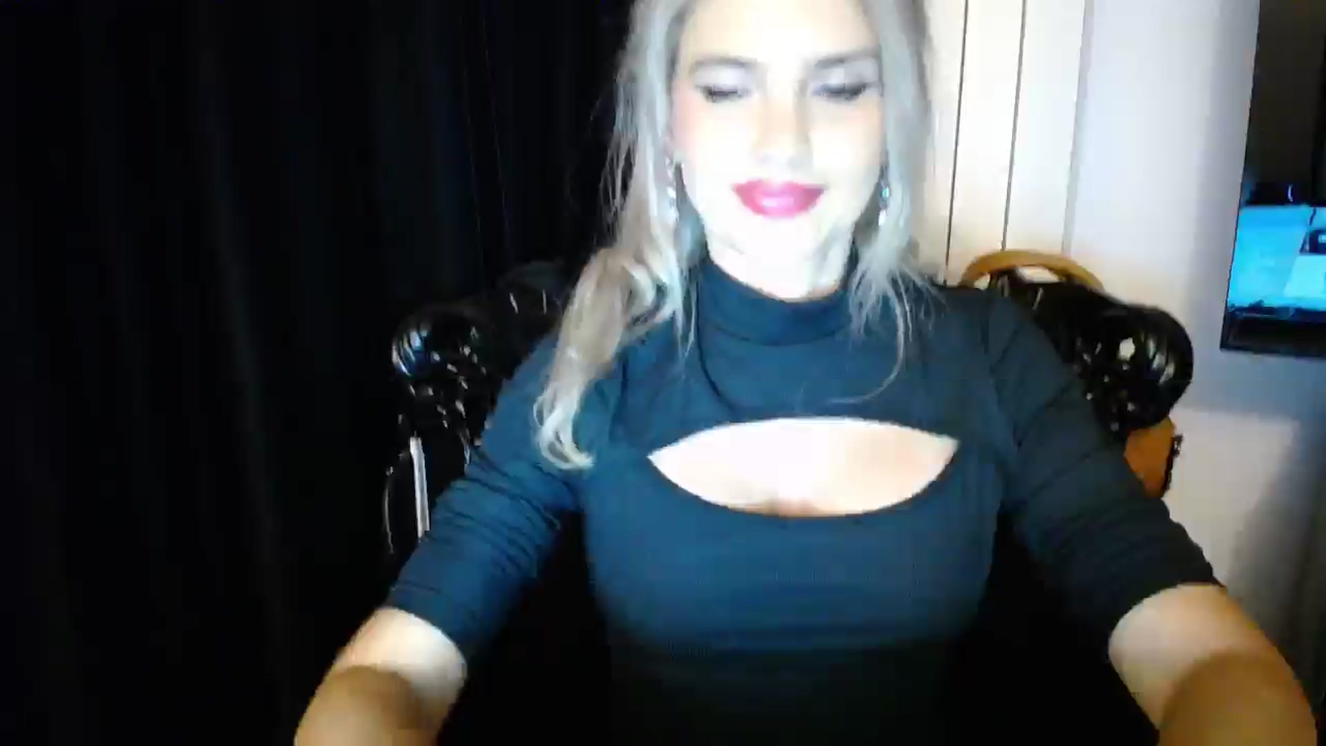 Gallery image thumbnail from Klarita's myfreecams stream on, 03/05/2026, 22:03 image 8 of 20