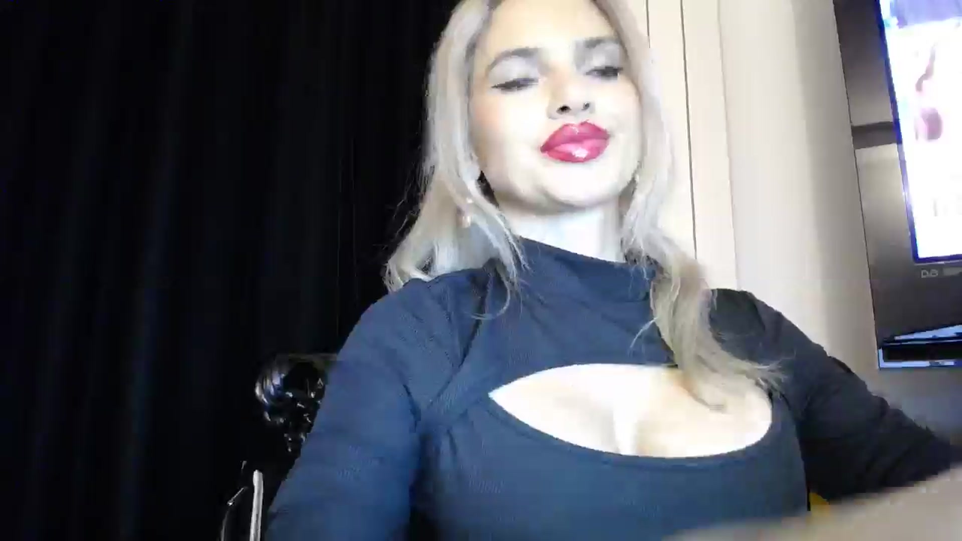 Gallery image thumbnail from Klarita's myfreecams stream on, 03/05/2026, 22:57 image 11 of 20