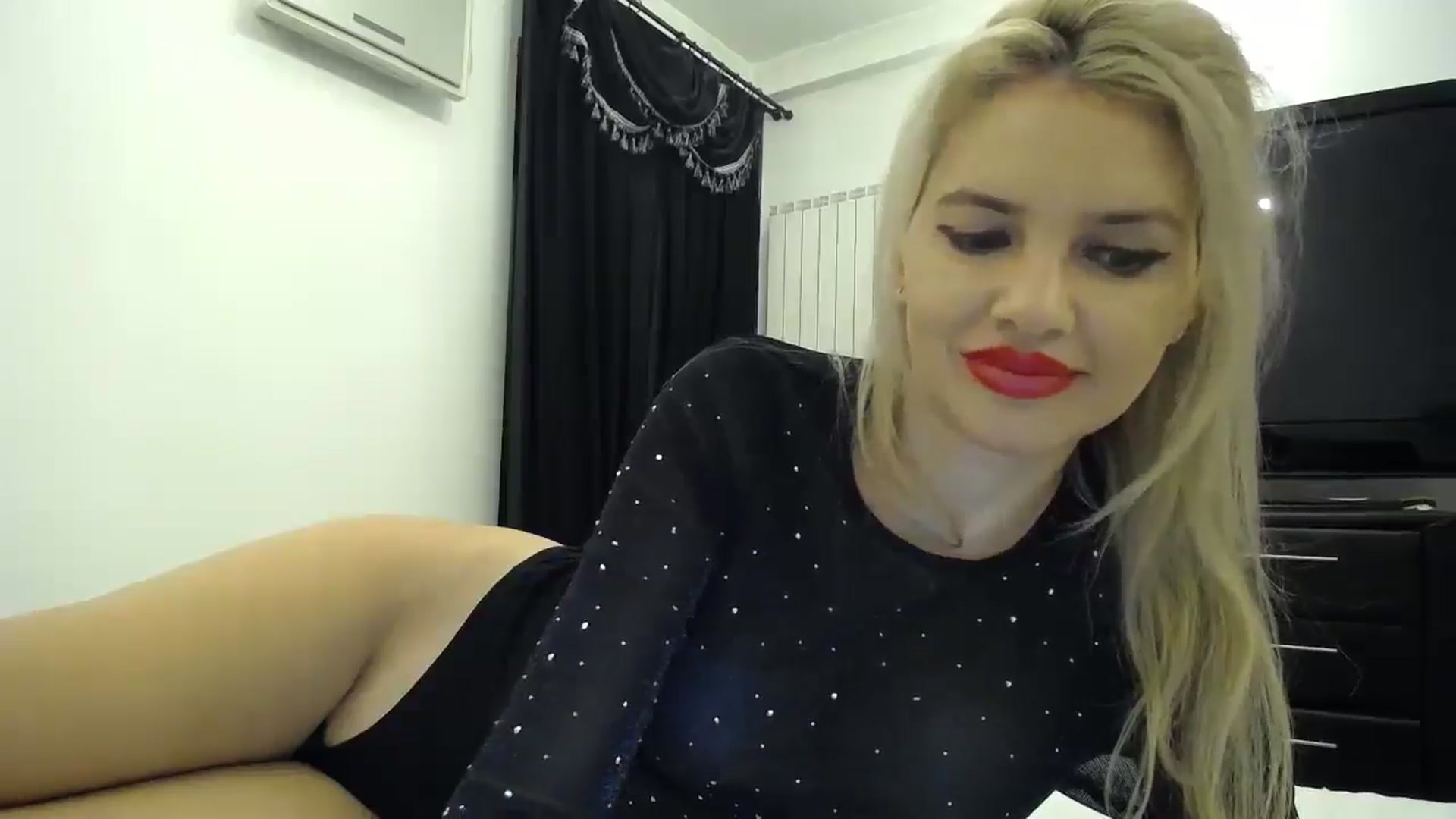 Gallery image thumbnail from Klarita's myfreecams stream on, 03/14/2026, 21:20 image 2 of 20