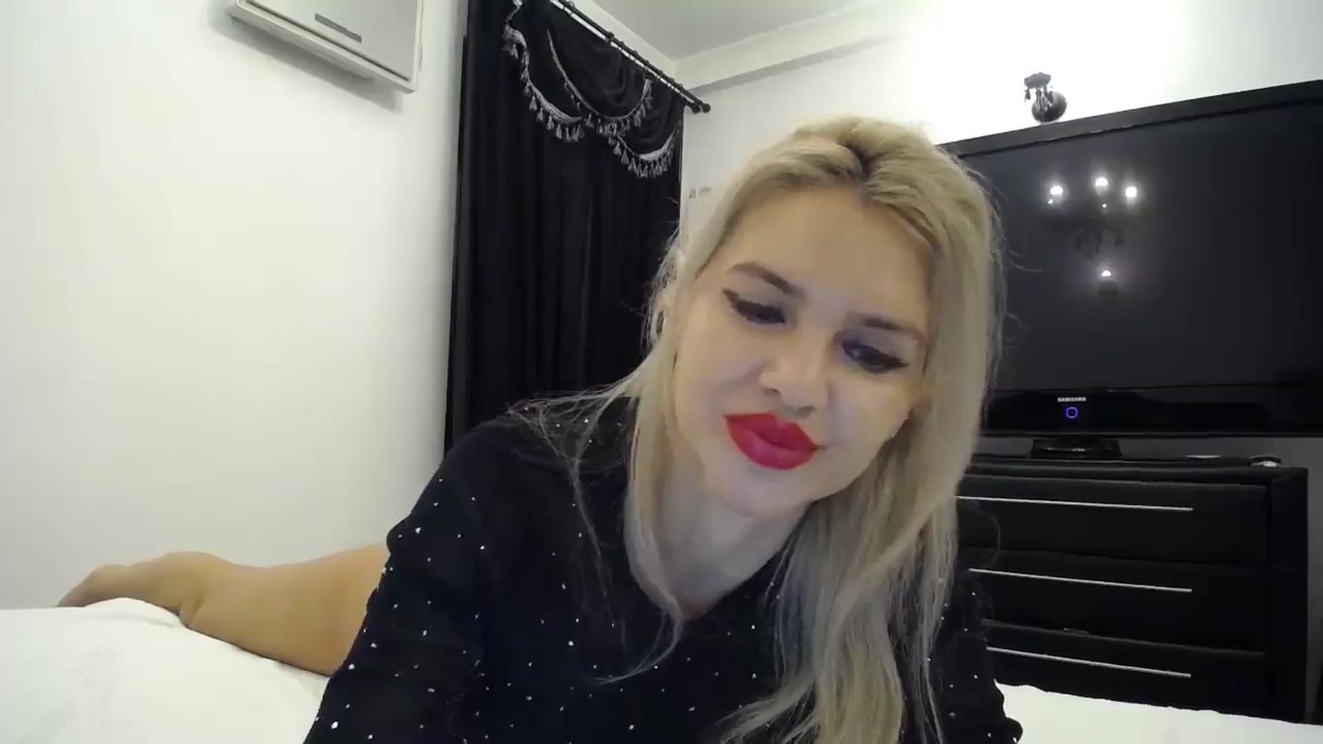 Gallery image thumbnail from Klarita's myfreecams stream on, 03/14/2026, 21:20 image 18 of 20